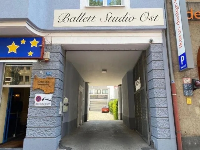 Eingang zum Ballettstudio Ost